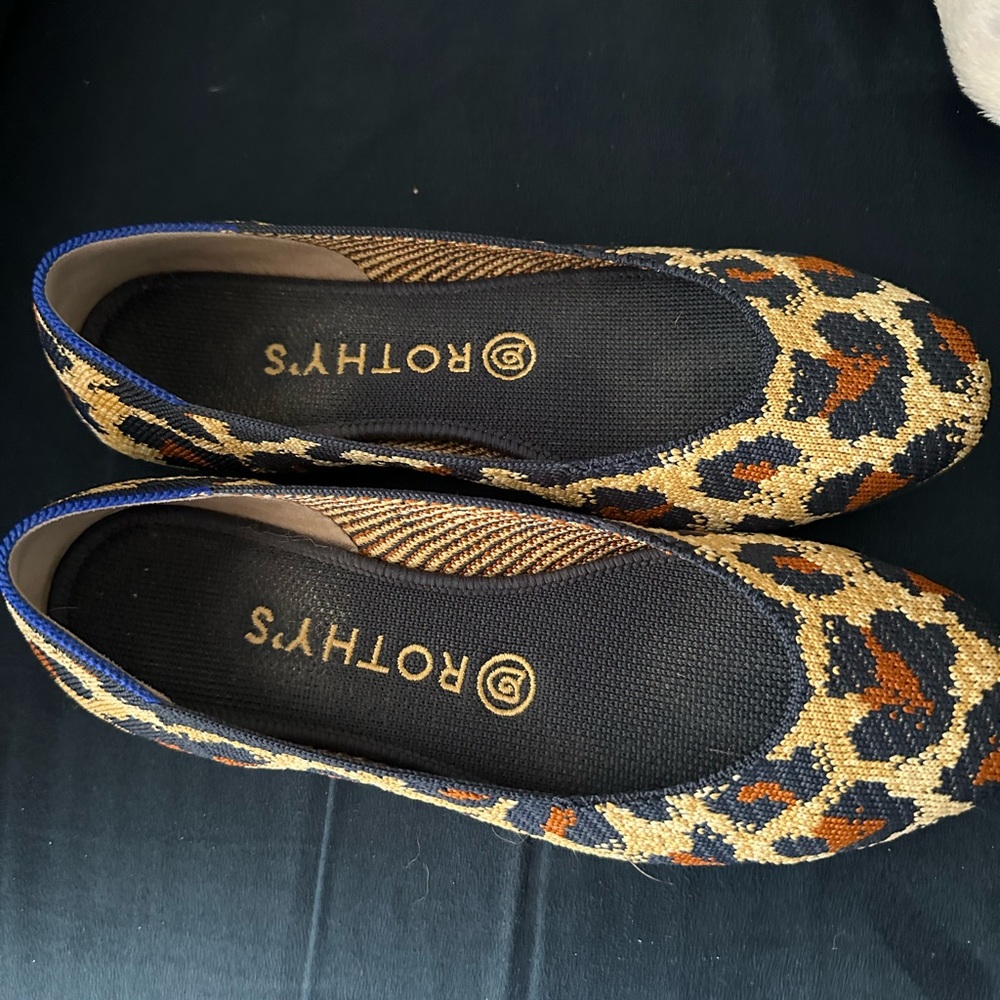 Rothys midnight spot